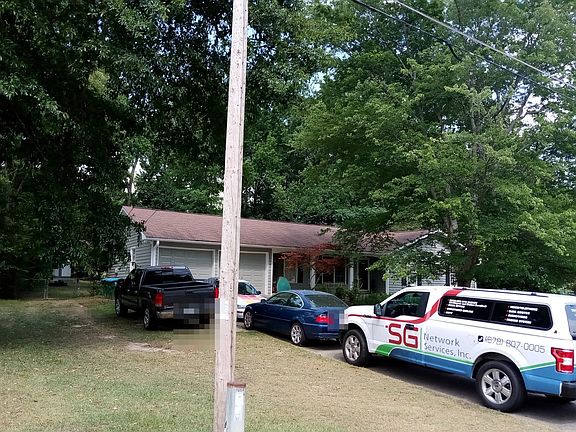 3rd image of 1704 Moss Dr