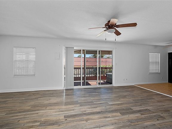 4th image of 135 E Colonial Ct APT D