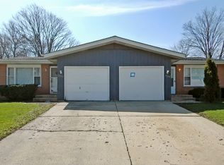 1207-1209 Fairwood Dr, Elgin, IL