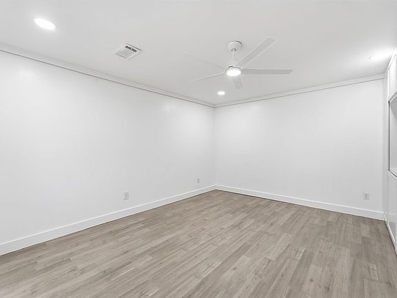 4th image of 11907 Renwick Dr