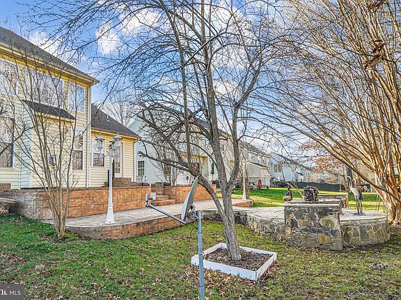 4th image of 9283 Glen Meadow Ln