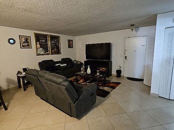 5th image of 2501 NW 41st Avenue