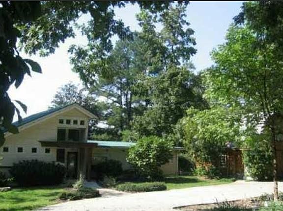 4th image of 140 Shady Cove Rd