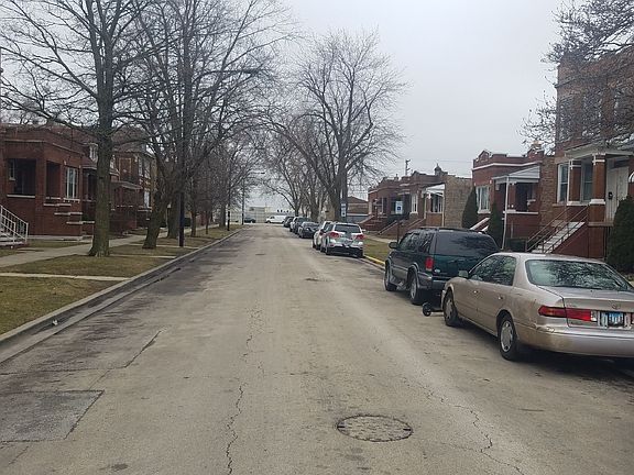 5th image of 2510 S 57th Ct