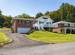 1072 Maple Lake Rd, Bridgeport, WV 26330