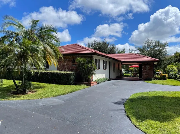 9065 Thunderbird Dr, Coral Springs, FL 33065