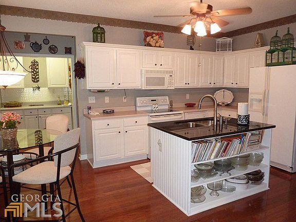 4th image of 15 Wakehurst Ct