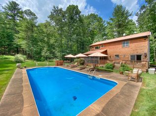 110 Rim Rock Ct, Milford, PA 18337