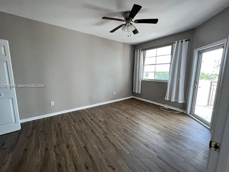 3255 NE 184th St #12511 — Photo 11