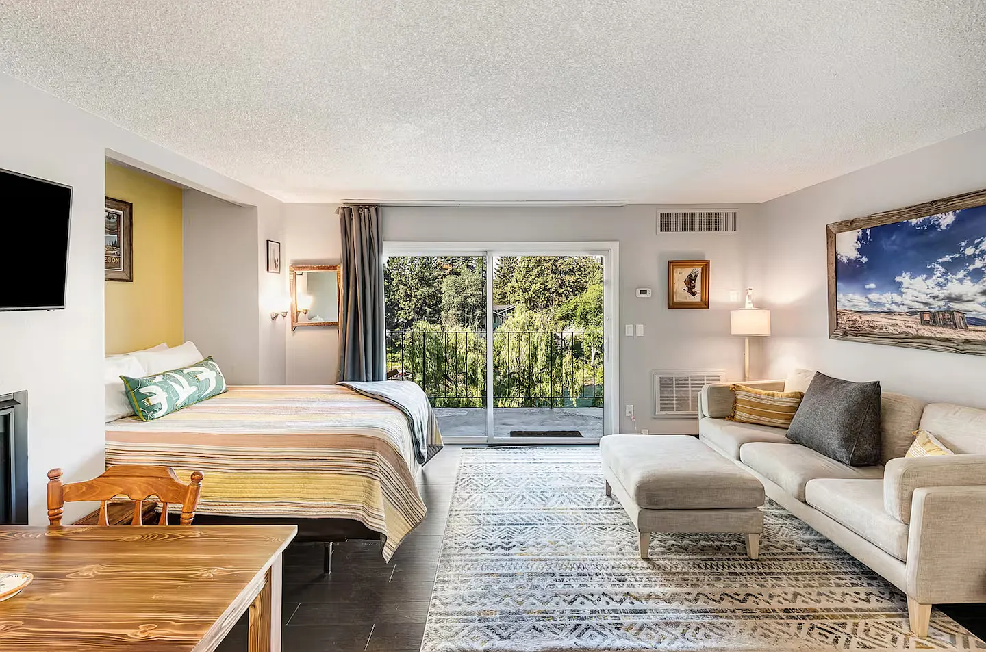 1 bed, 653 sqft, $2,200 — Photo 1