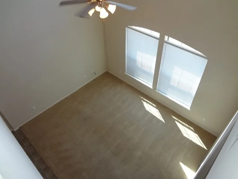 5405 Soledad Dr — Photo 9