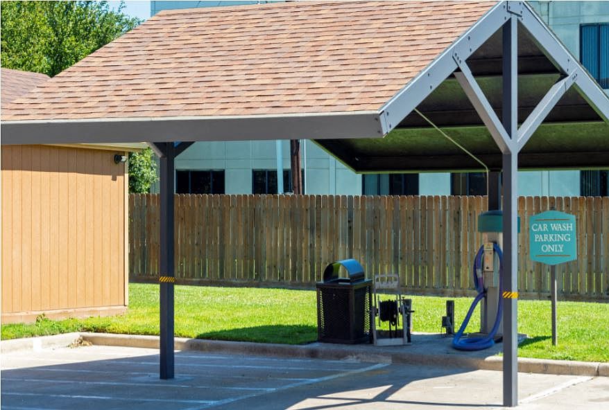 Estancia Car Wash Station