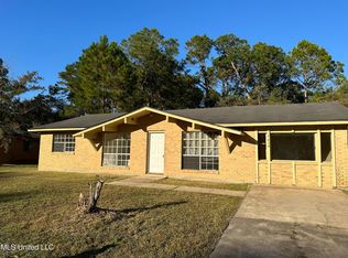 5616 Picadilly Circus, Gautier, MS 39553