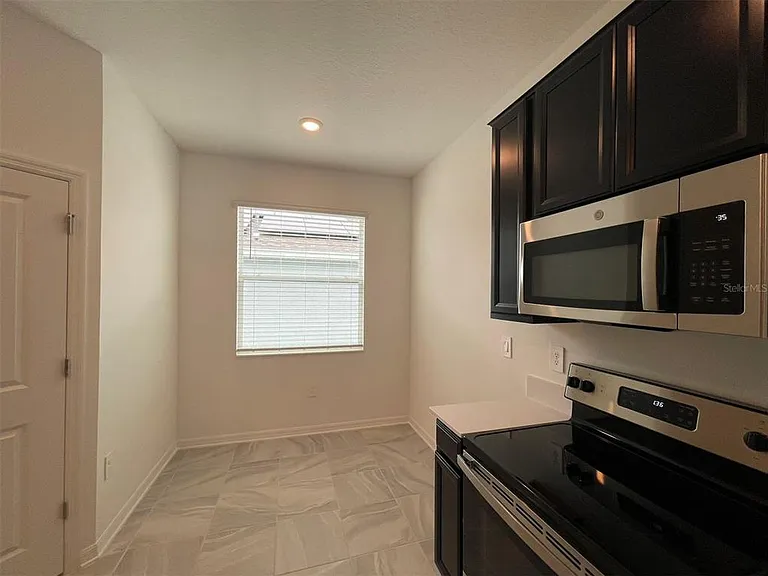 835 Ofanto Way — Photo 38