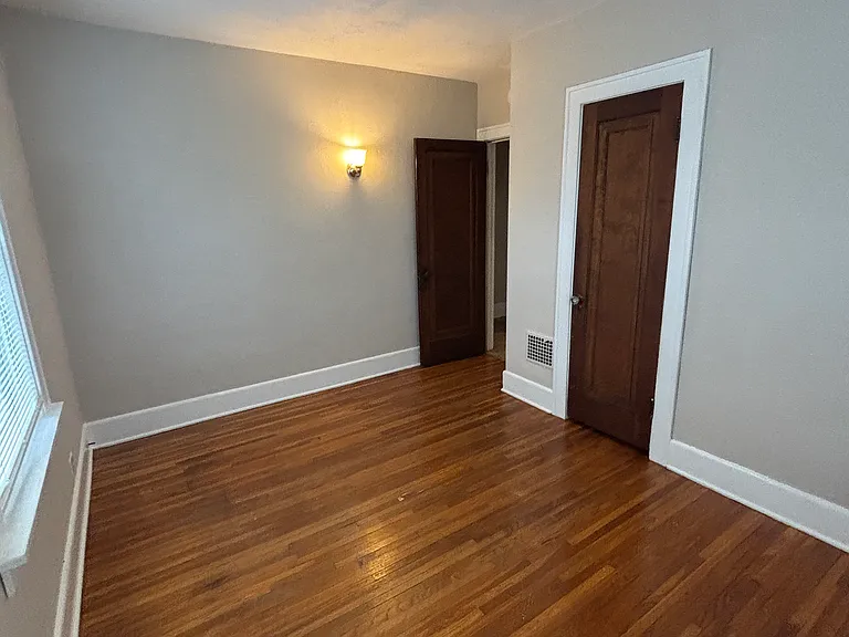 334 Van Buren Ave #3 — Photo 9