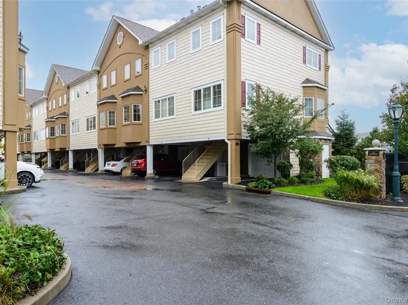 330 Maple Avenue #19, Westbury, NY 11590