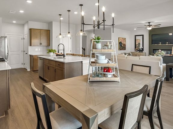 4th image of 1399 English Oak Dr Lot 282