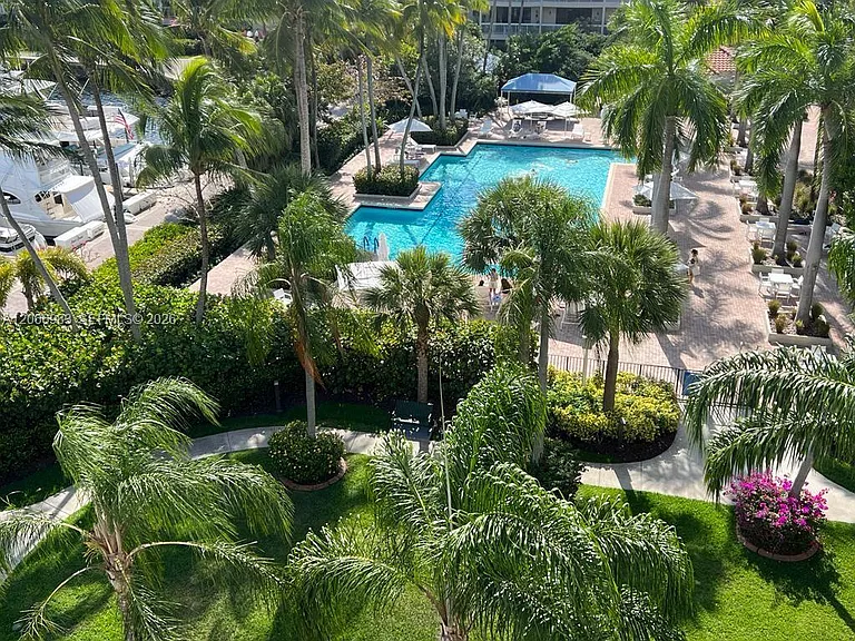 3610 Yacht Club Dr #514 — Photo 22