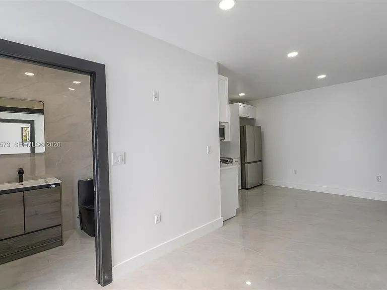 571 NW 152nd St — Photo 7