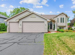 8417 Ashford Rd, Woodbury, MN 55125