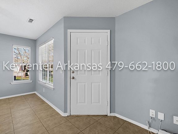 5th image of 816/818 E Rachel Ln