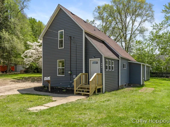 715 Harrison St, Belding, MI 48809