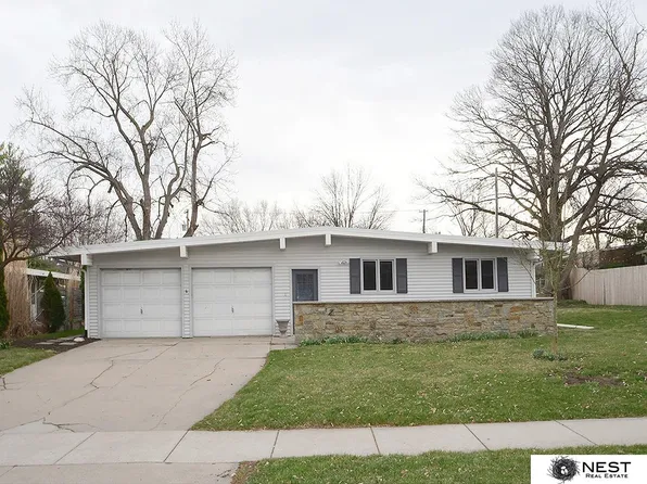 6211 Sunrise Rd, Lincoln, NE 68510