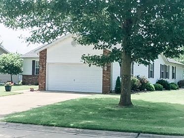 3rd image of 1400 E Cloverfield