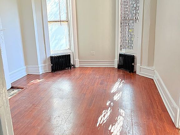 2nd image of 434 Mac Donough St