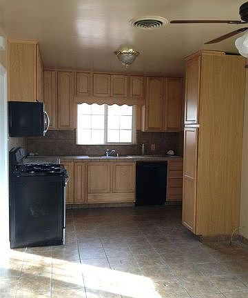 4th image of 1000 E Cypress Ave