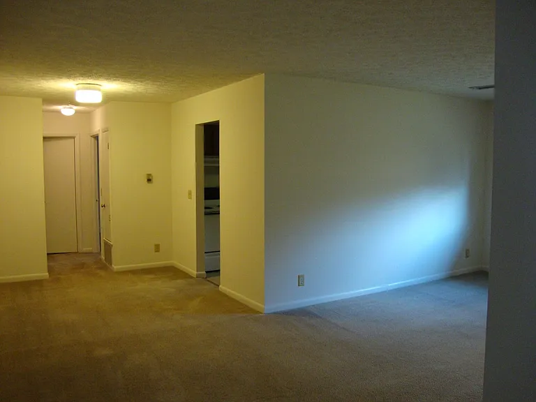 602 Washington St SE — Photo 3