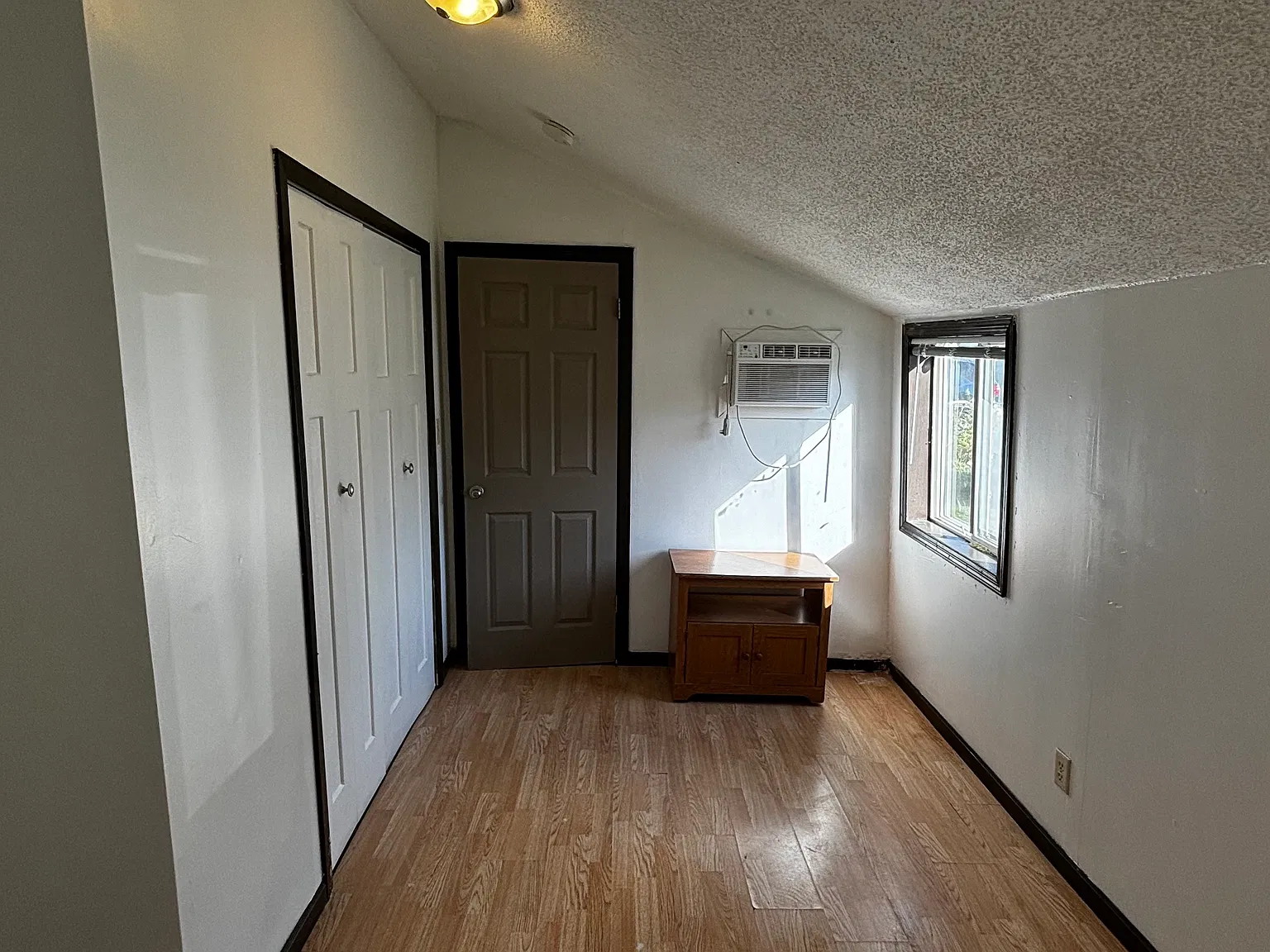 3 bed, 1.5 bath, 960 sqft, $1,750 — Photo 3
