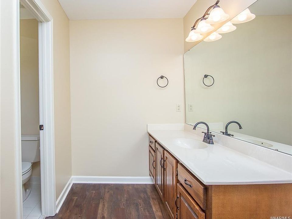 2nd image of 6100 Ashwood Ct