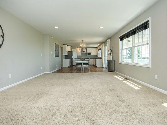 4th image of 414 Limerick Dr