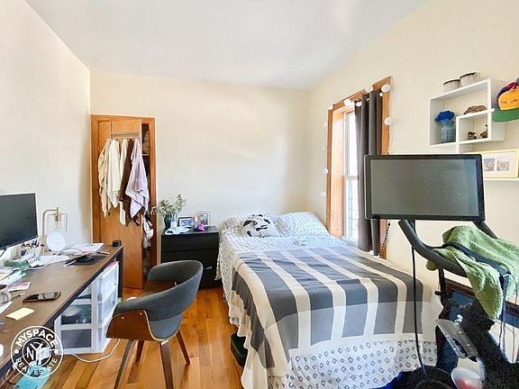4th image of 291 Crown St #F9