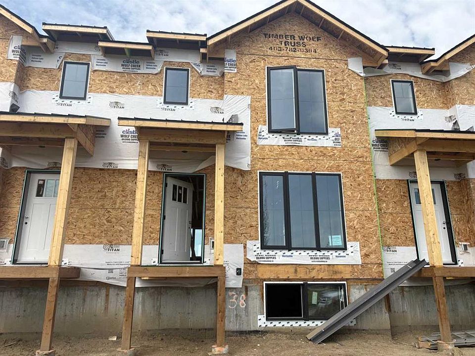 1st image of 38 E Station Dr