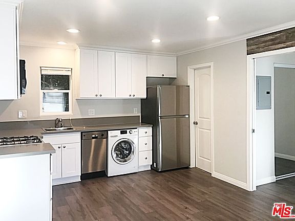 2nd image of 451 Ivy St APT B