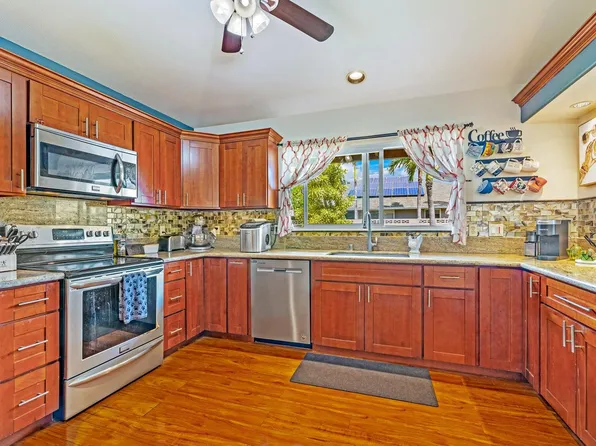 32 Kuuhale Pl, Kahului, HI 96732