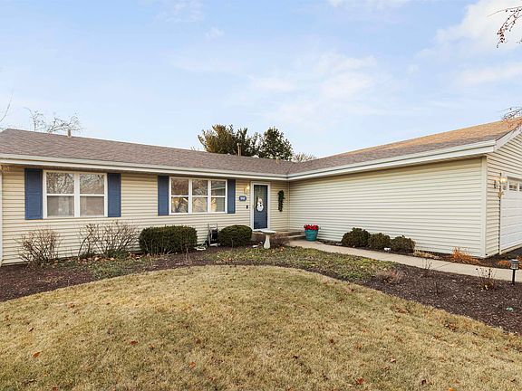 2nd image of 980 Brittania Way