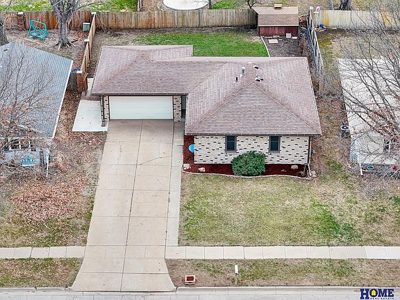 2nd image of 5521 Woodsview St