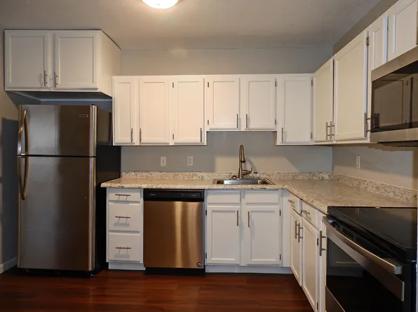 9813 East Ave, Louisville, KY 40272