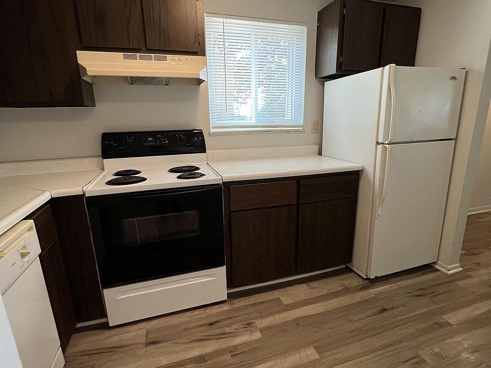 1st image of 4008 W Erie Ave #A