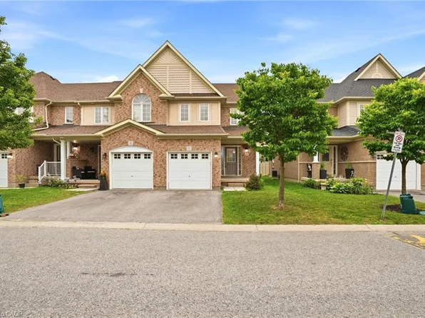 460 Woodmount Dr #7, Oshawa, ON L1K 0K4