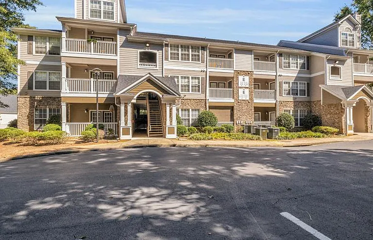Marina Pointe — Photo 33