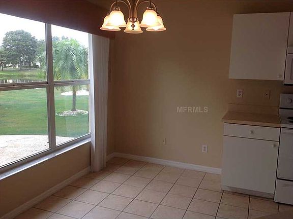 3rd image of 1621 Brookton Green Dr