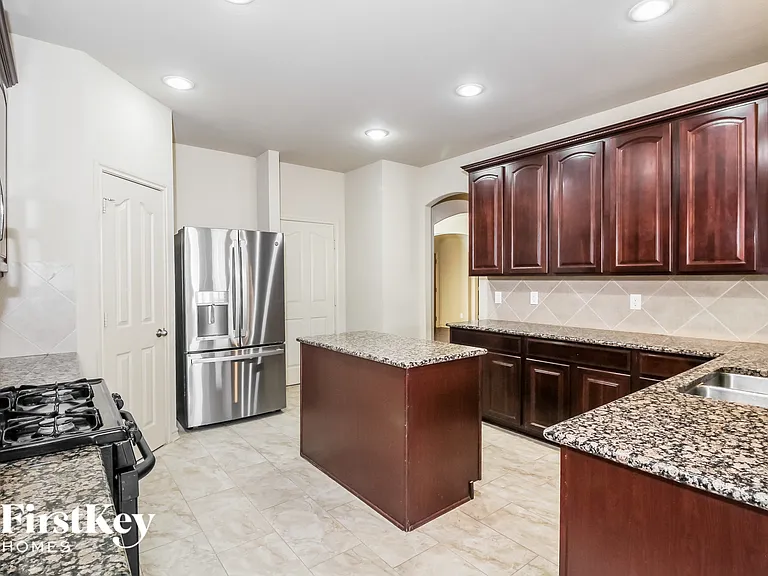12832 Travers Trl — Photo 9
