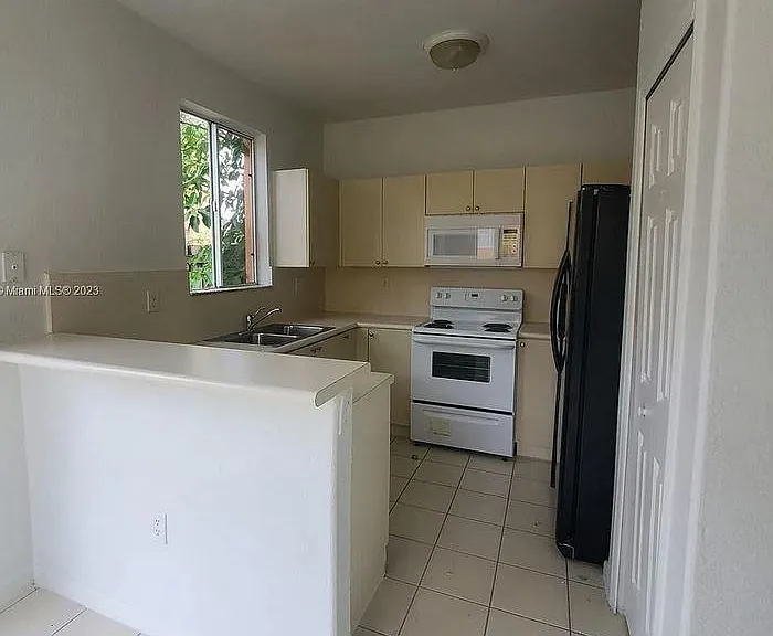 2742 SE 16th Ave #165 — Photo 16
