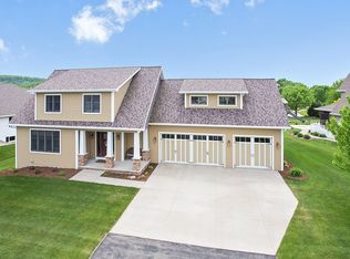 N8021 Mustang Dr, SHERWOOD, WI 54169