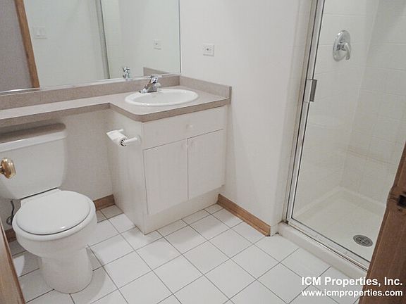 4th image of 2715 N Wayne Ave #2S