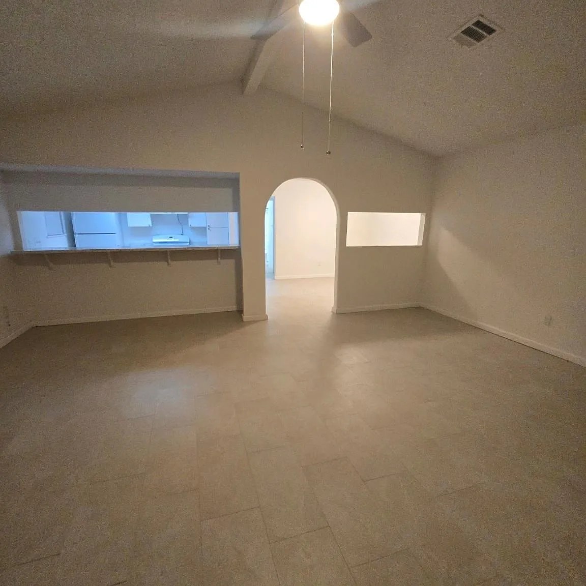 3 bed, 2.0 bath, 1400 sqft, $1,800 — Photo 3
